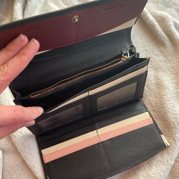 Prada Wallet - Picture 2 of 4